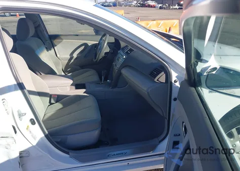 2009 Toyota Camry Hybrid z USA, uszkodzony, nr VIN 4T1BB46K59U070789